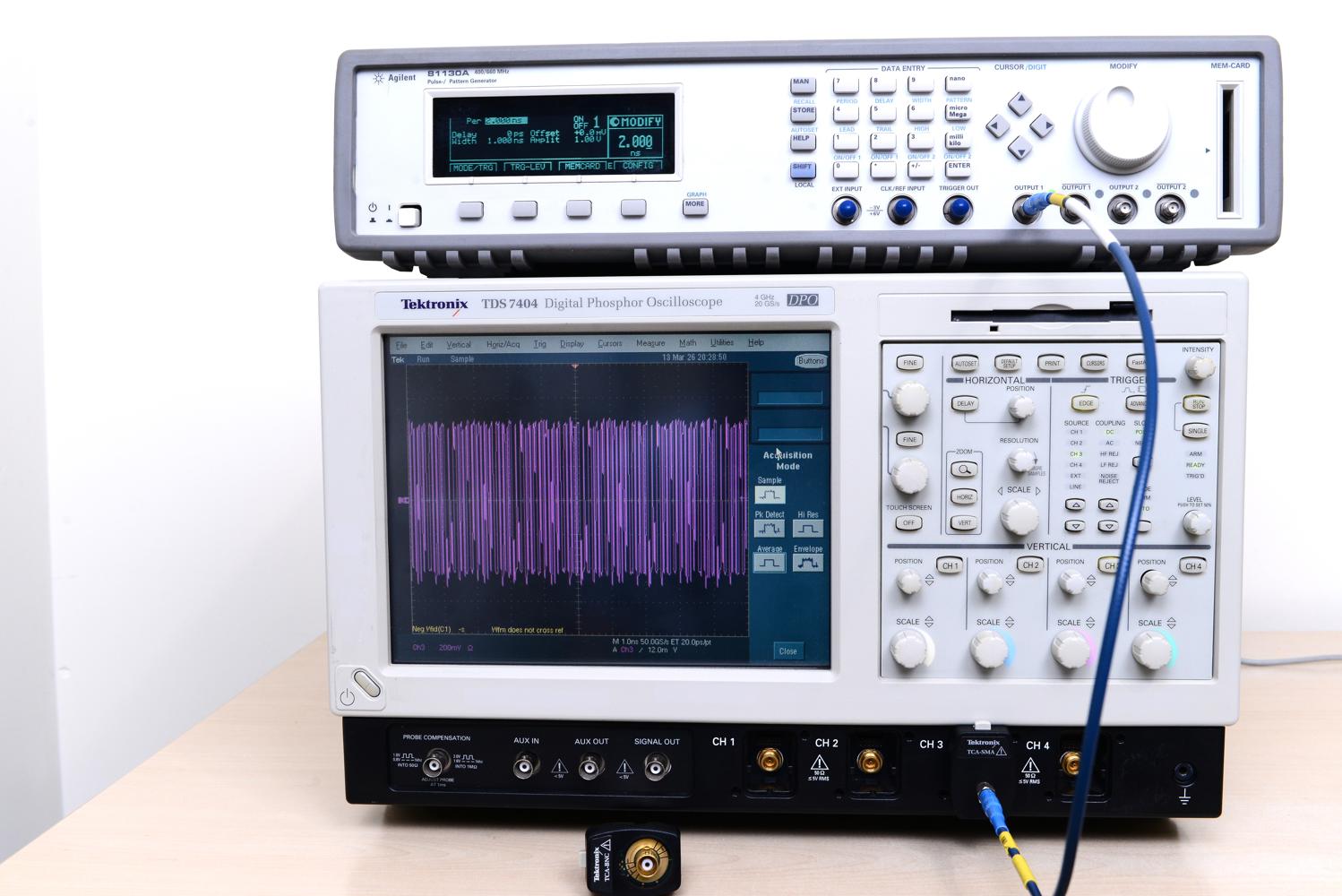 Tektronix TDS7404(OPT:4M ST HT3 JA3 HT3v1.3) 4GHz 20 GS/s